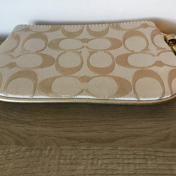 COACH Poppy Signature C Wristlet Gold & Beige with Purple Lining & Dust Bag NWT - Picture 5 of 9